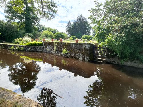 Domaine de Banizette - Aperçu du jardin depuis l'extérieur © DRAC Stéphanie Bérusseau, RDVJ 2022